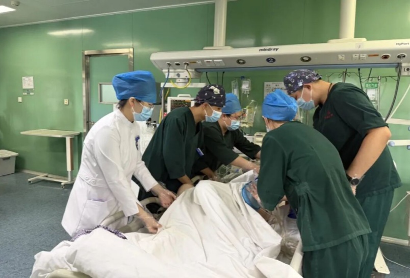 这个国庆，看见医院里那些未曾停下的脚步